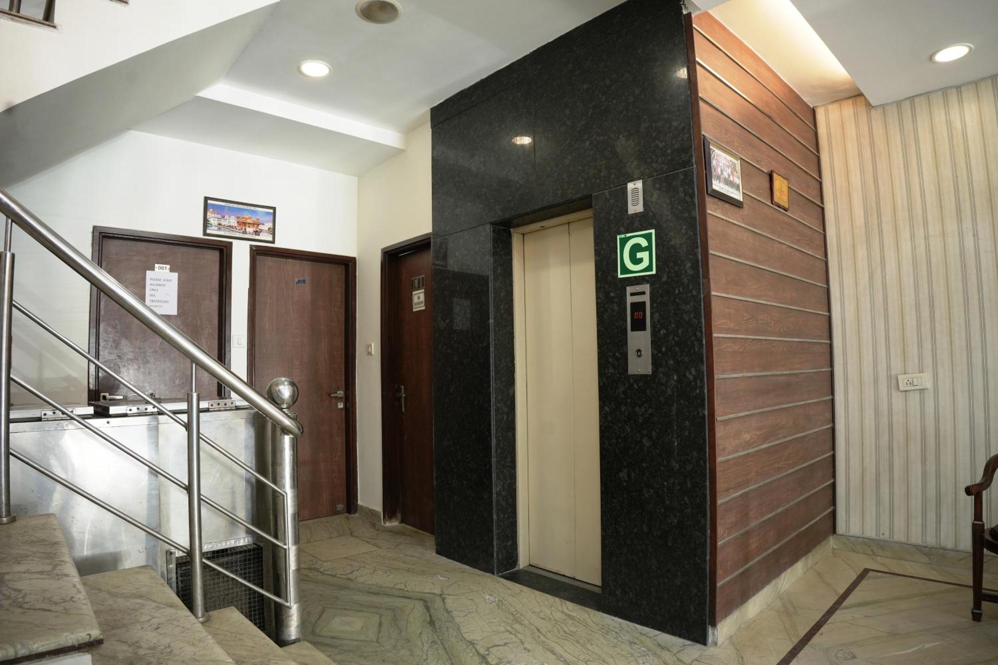 Hotel Holiday Comfort Amritsar Exteriér fotografie