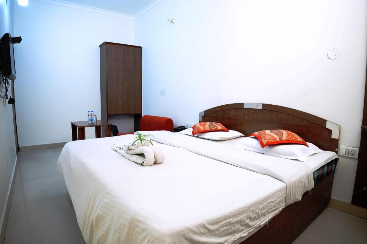 Hotel Holiday Comfort Amritsar Exteriér fotografie
