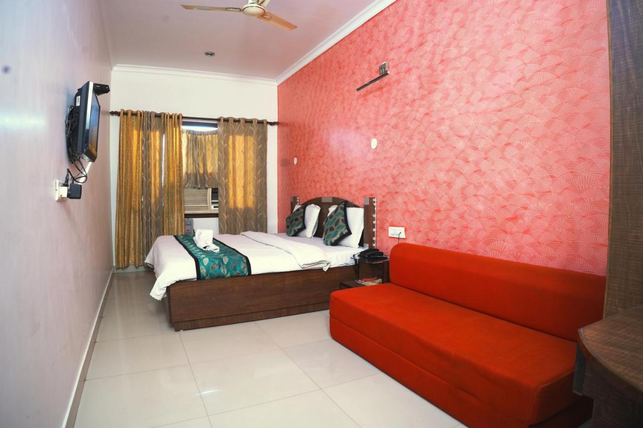 Hotel Holiday Comfort Amritsar Exteriér fotografie