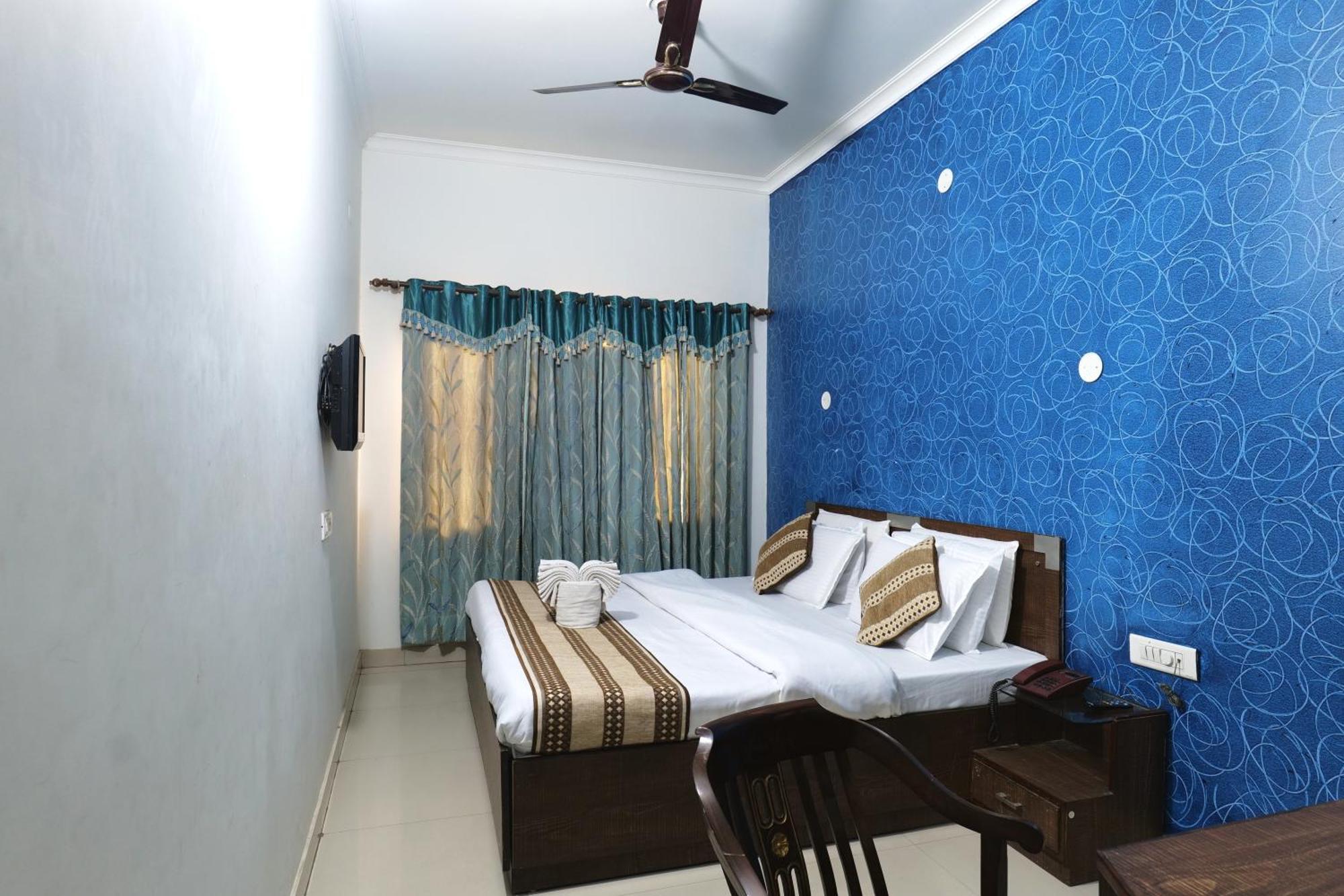 Hotel Holiday Comfort Amritsar Exteriér fotografie