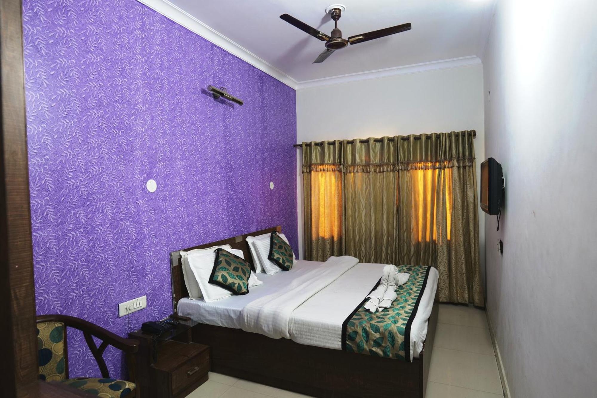Hotel Holiday Comfort Amritsar Exteriér fotografie
