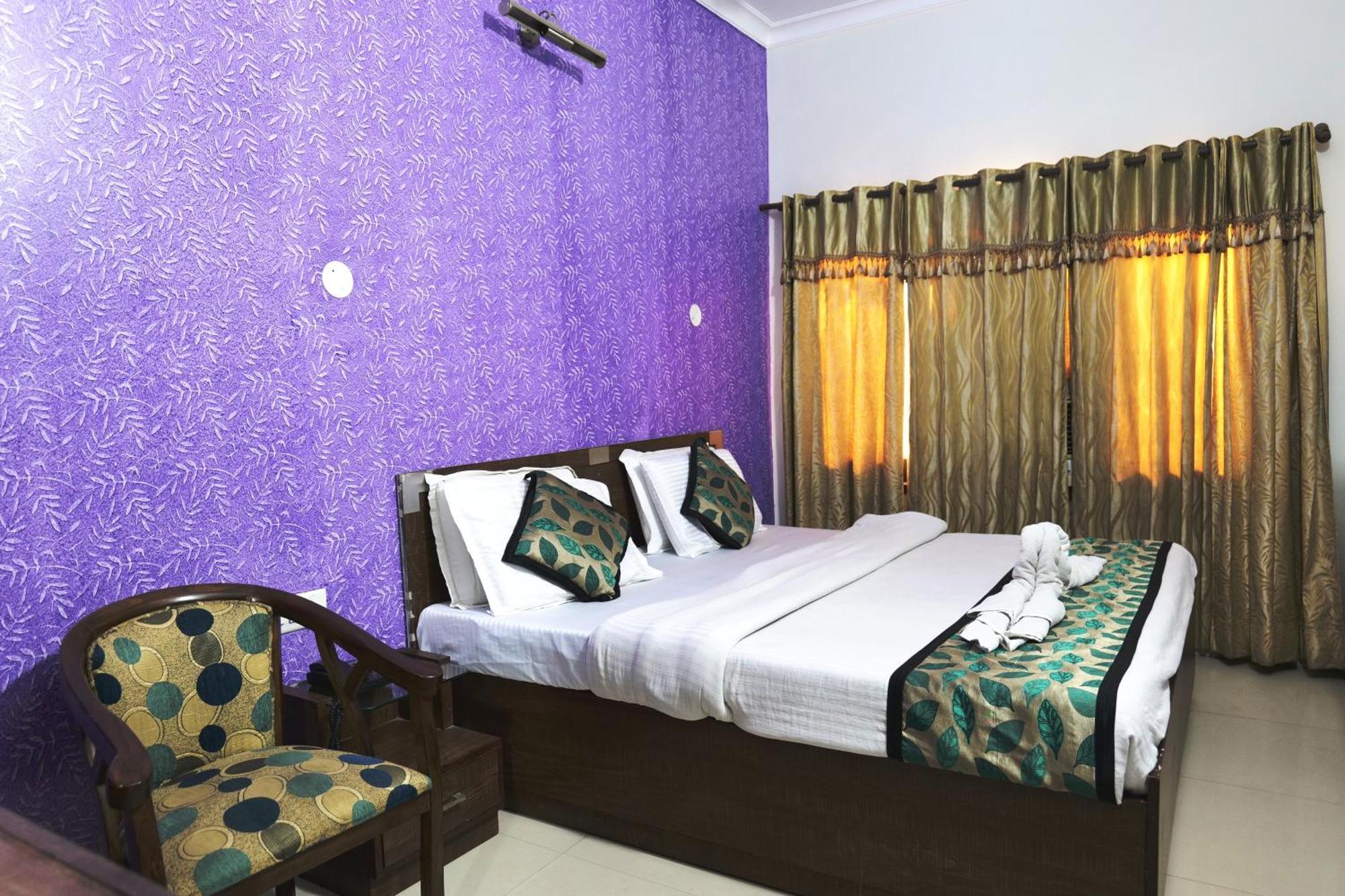 Hotel Holiday Comfort Amritsar Exteriér fotografie