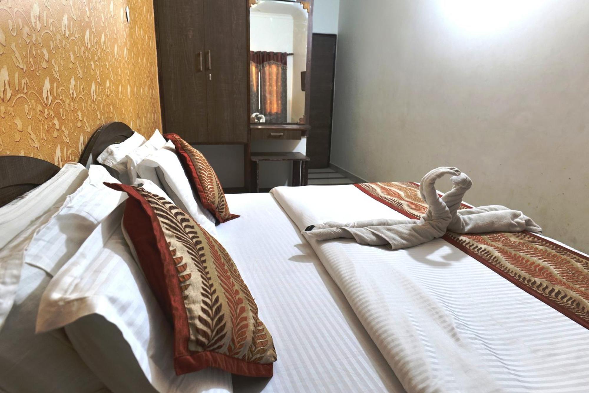 Hotel Holiday Comfort Amritsar Exteriér fotografie