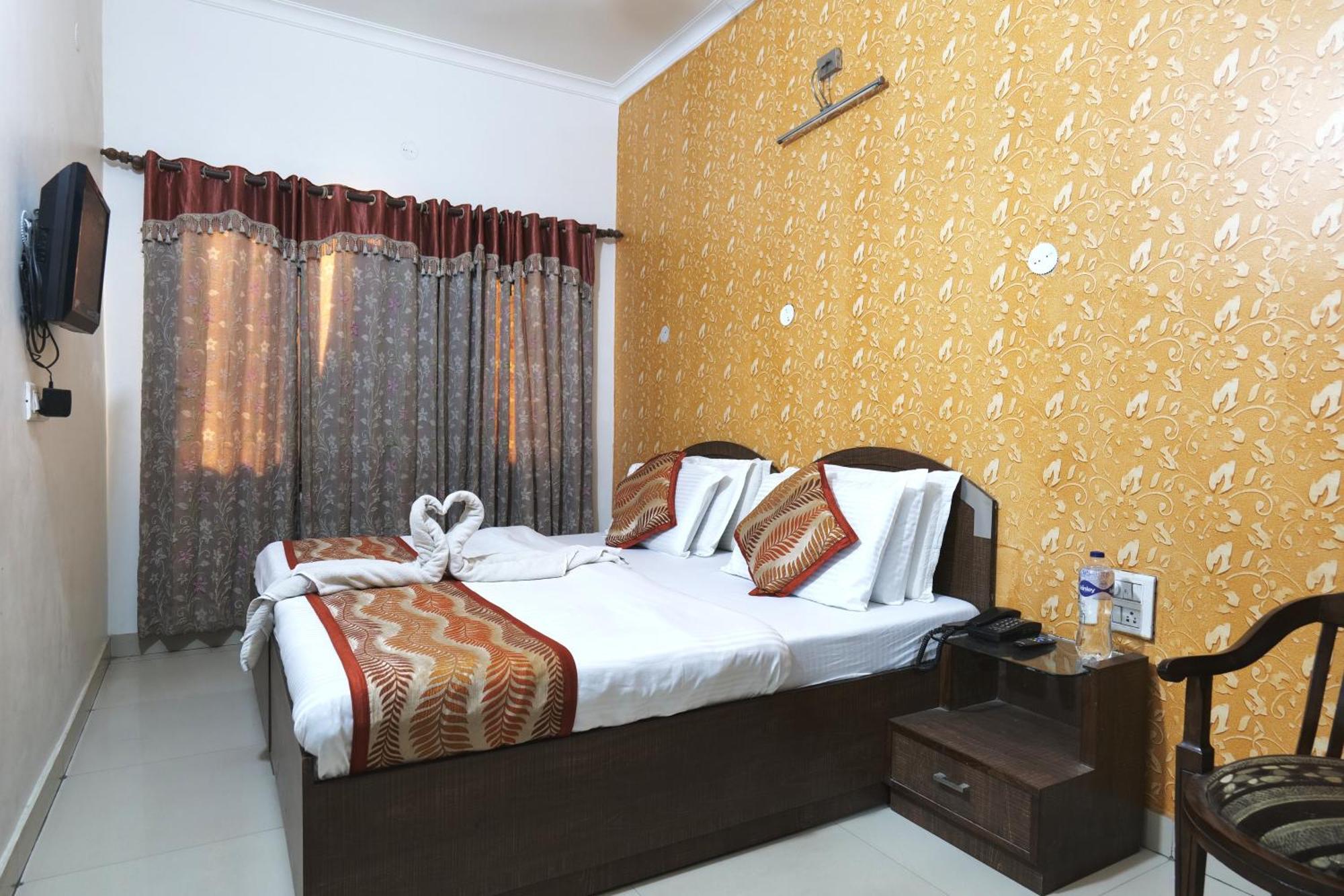 Hotel Holiday Comfort Amritsar Exteriér fotografie