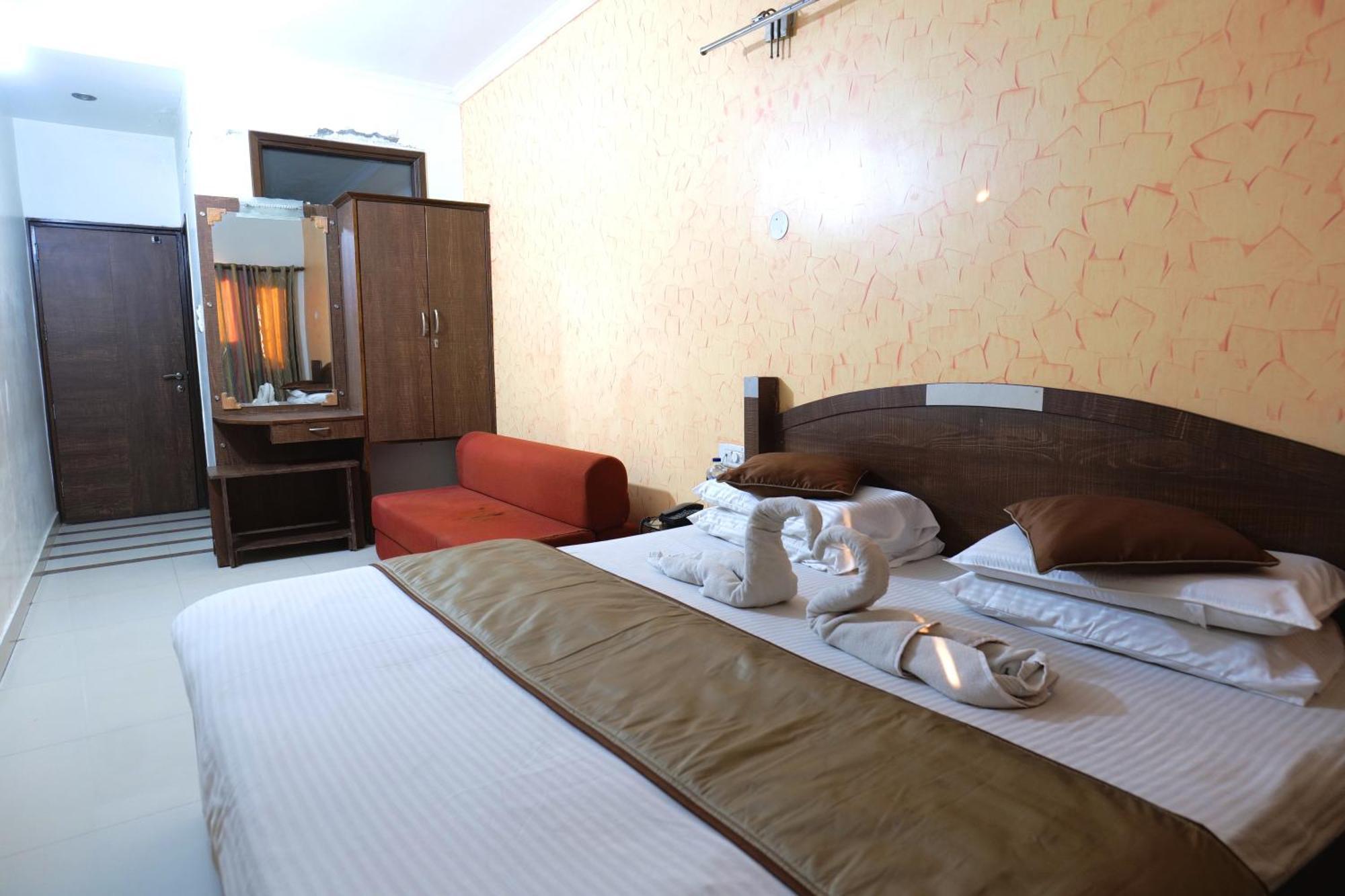 Hotel Holiday Comfort Amritsar Exteriér fotografie