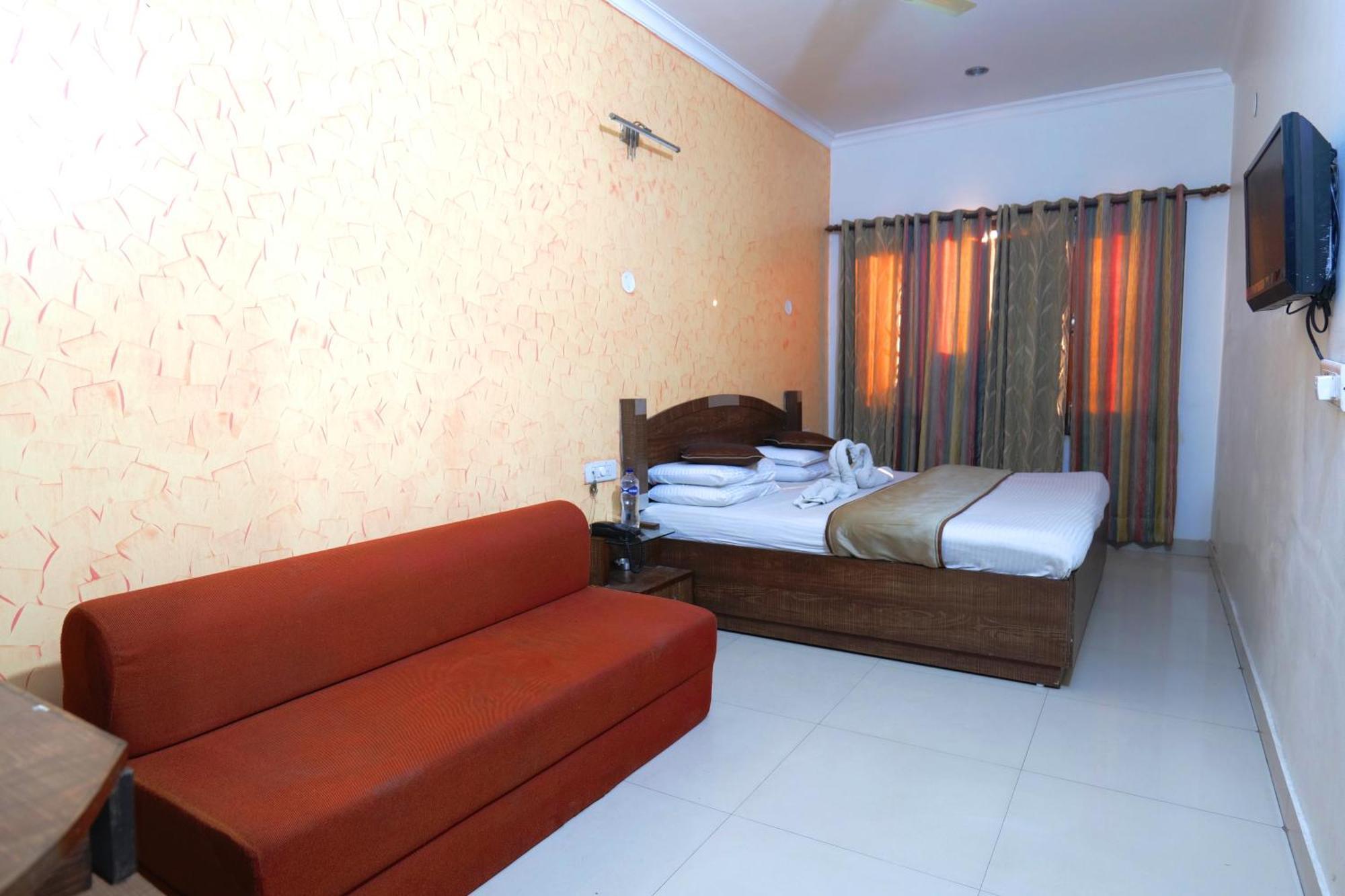 Hotel Holiday Comfort Amritsar Exteriér fotografie