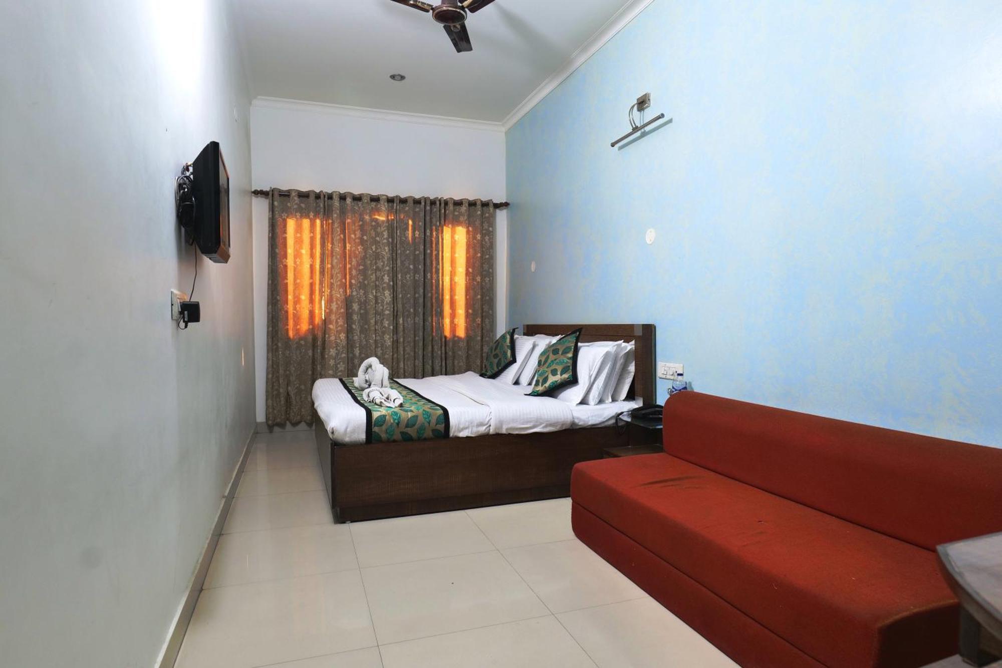 Hotel Holiday Comfort Amritsar Exteriér fotografie
