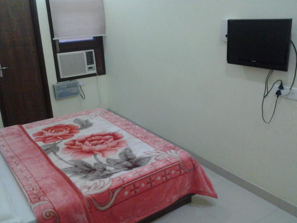Hotel Holiday Comfort Amritsar Exteriér fotografie
