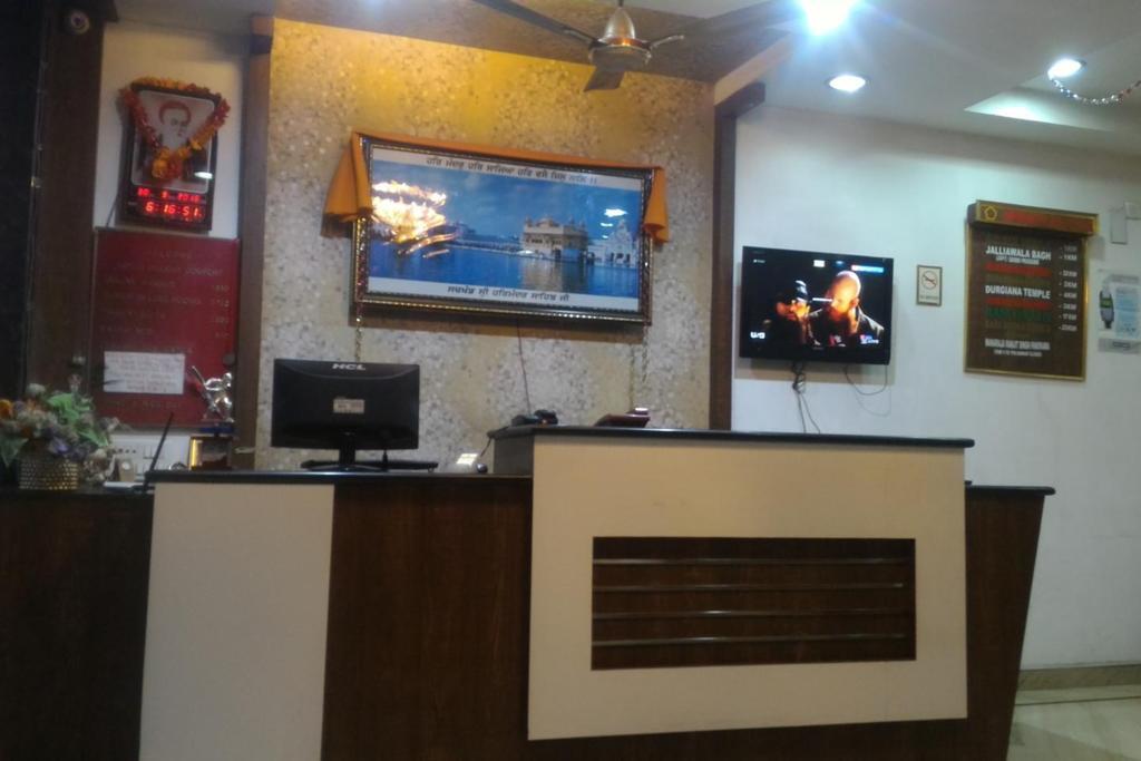 Hotel Holiday Comfort Amritsar Exteriér fotografie