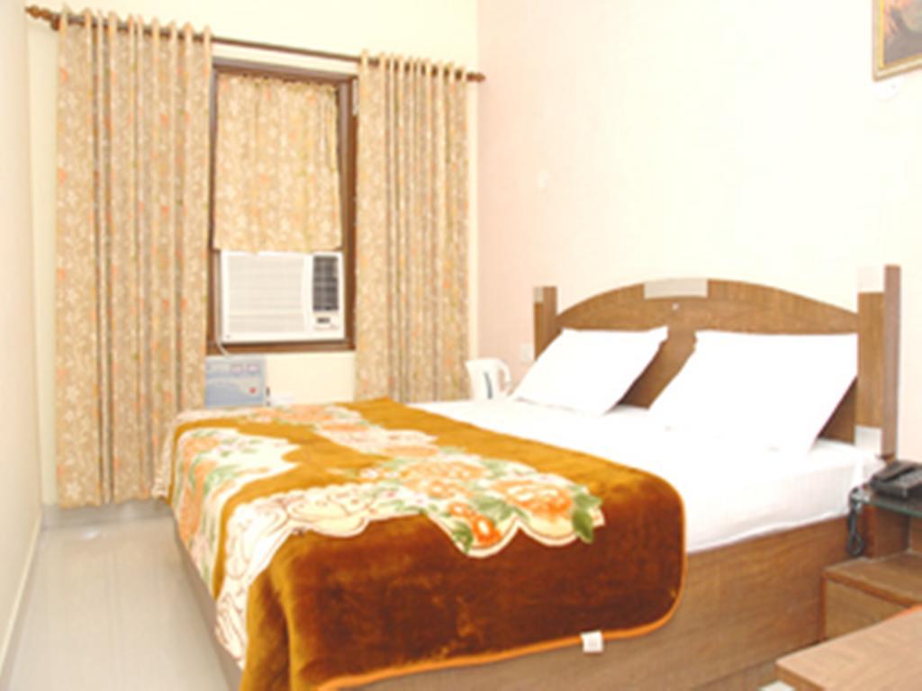 Hotel Holiday Comfort Amritsar Exteriér fotografie